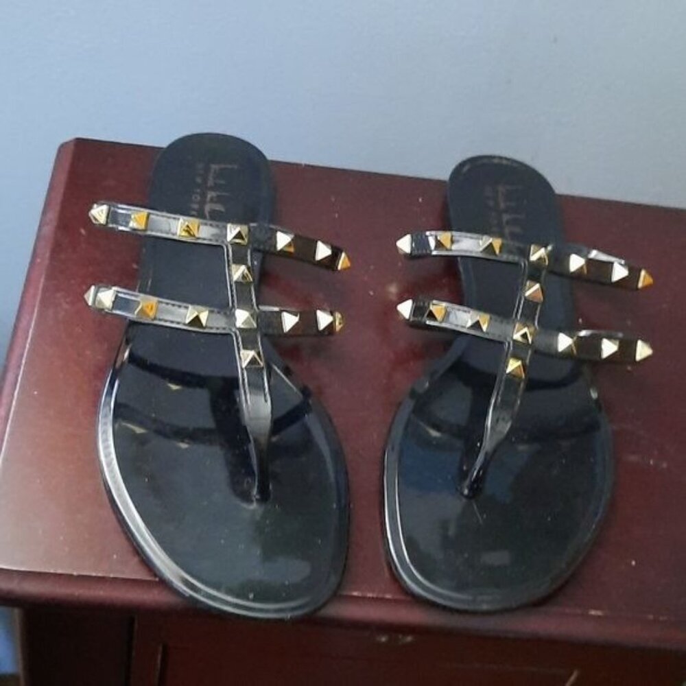 Nicole Miller New York Black With Gold Studs Flip Flop Sandals Size 9